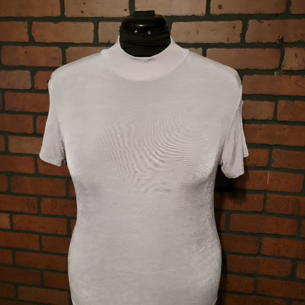 Vintage Western Collection silver/gray stretchy top - Size med